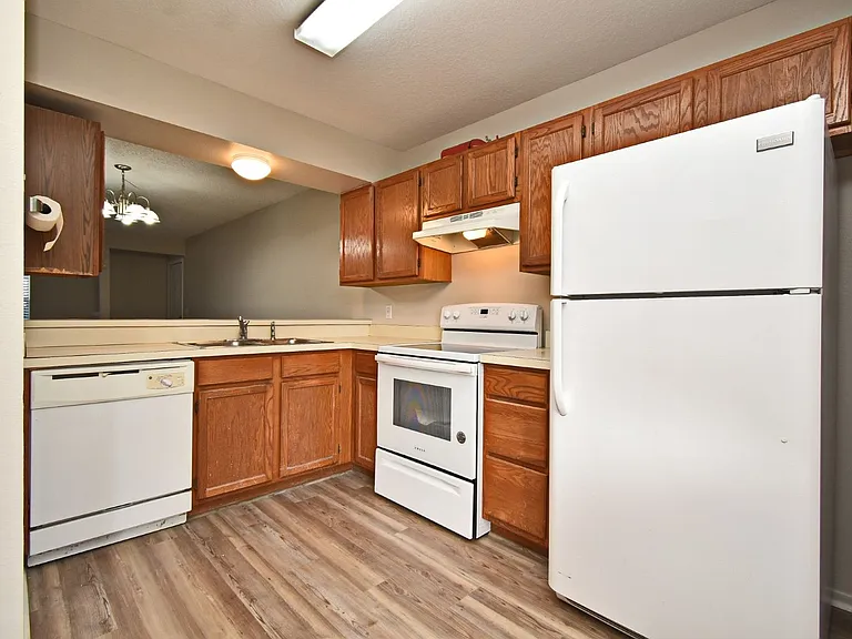 144 Reserve Cir #112 — Photo 10