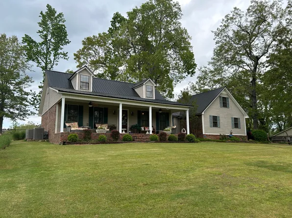 2107 Forrest Rd, Corinth, MS 38834