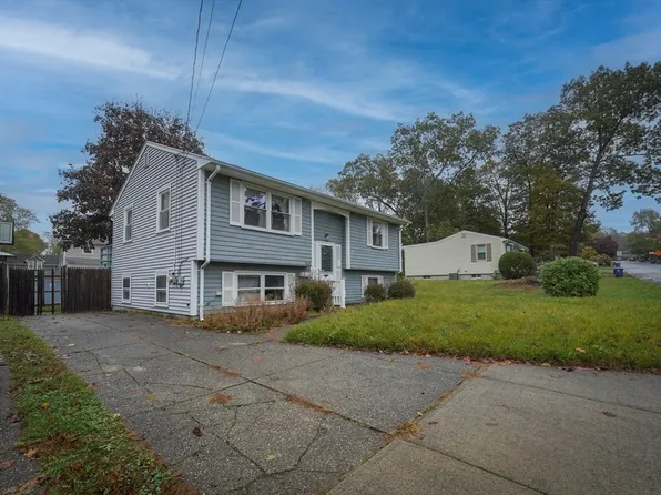 1069 Cherokee St, New Bedford, MA 02745