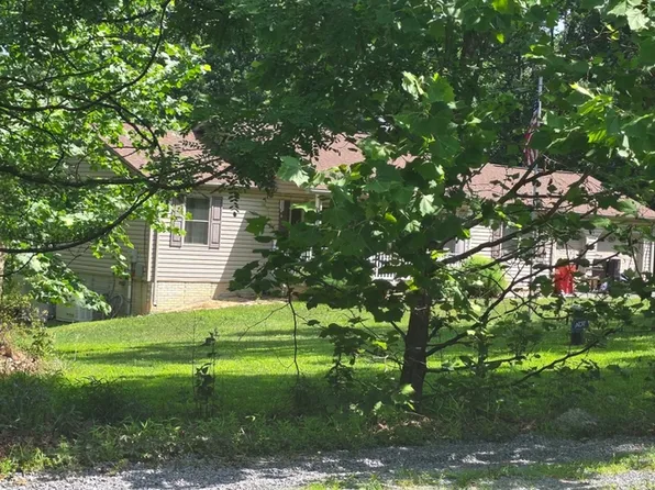 1117 Driftwood Dr, Gerrardstown, WV 25420