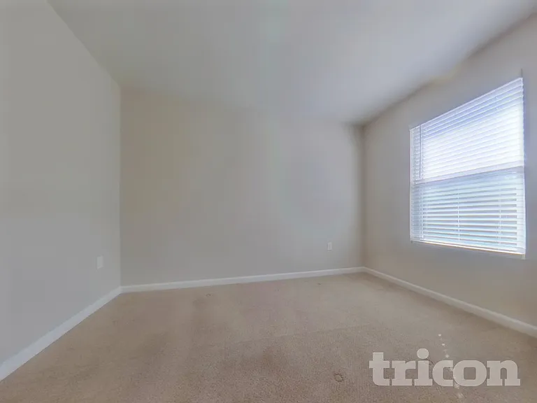 133 Glendale Blvd — Photo 12