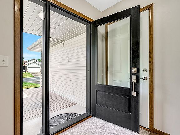 2nd image of 6139 Forest Boulevard Trl