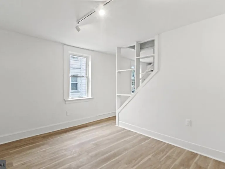 715 E Haverford Rd — Photo 6
