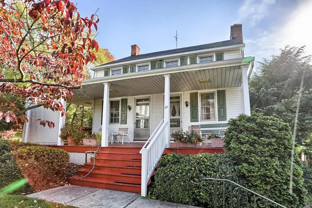 27 Wilson Dr photo 1