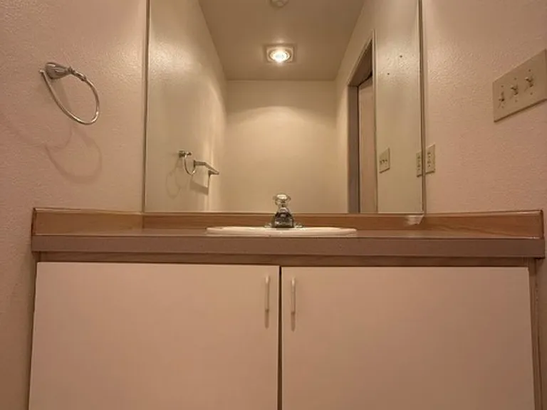 Griffin 12-Plex — Photo 16