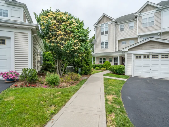 411 Highridge Ct, Peekskill, NY 10566