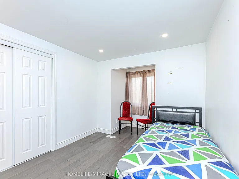 851 Bennett Ct — Photo 29