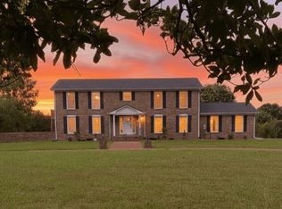 121 Old Jackson Hwy, Leoma, TN 38468