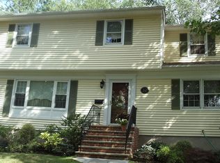 32 Honeyman Pl, Berkeley Heights, NJ 07922