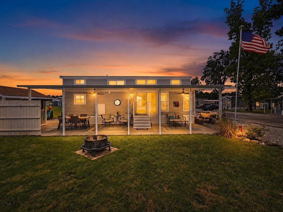 1st image of 11539 Lake Dr #142