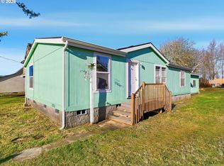 208 2nd St NE, Long Beach, WA 98631