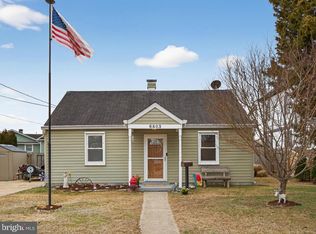 6803 Kenfig Dr, Falls Church, VA 22042