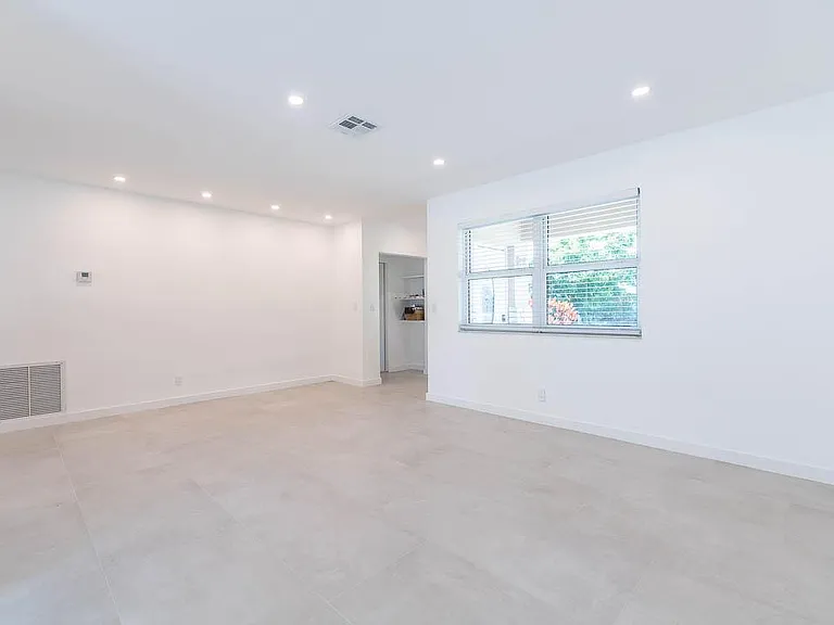 2712 Lake Ida Rd — Photo 12