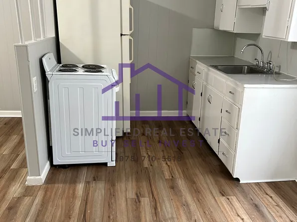 156 Holland St #5, Lewiston, ME 04240