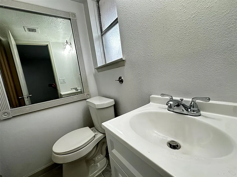 7718 Mosewood St — Photo 8