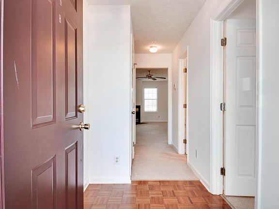 4th image of 349 Waterdown Dr APT 6