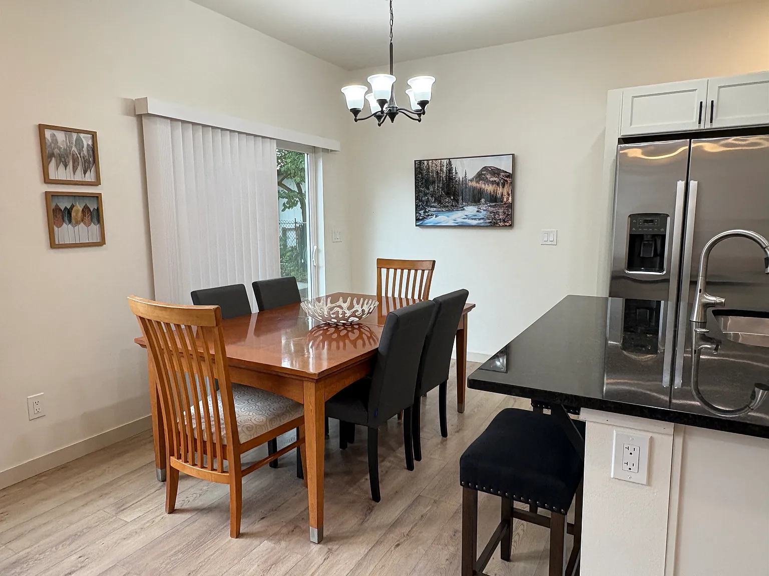 3 bed, 2.5 bath, 1430 sqft, $2,650 — Photo 4