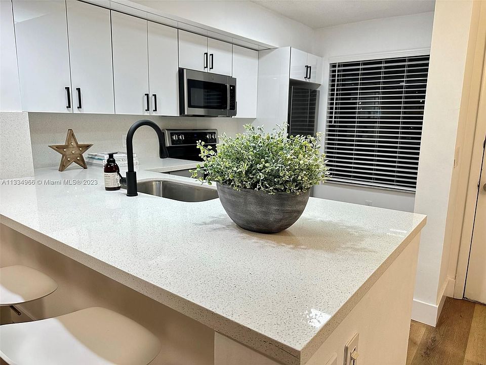 1st image of 202 Lake Pointe Dr APT 104