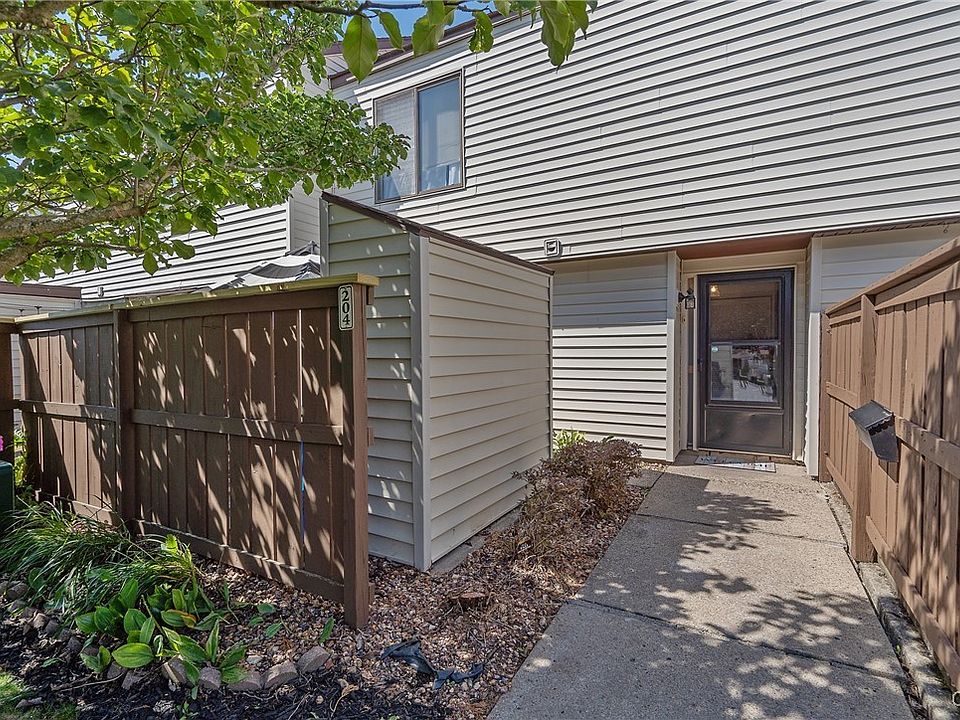 1st image of 204 Natick Cir