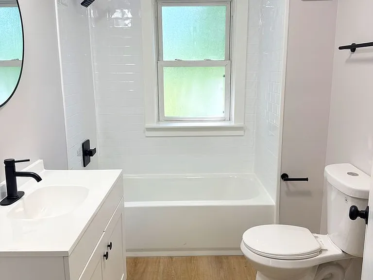 4748 Warnock Ave — Photo 7