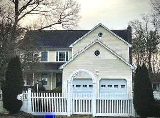 5 Lemon Ct, Fairfield, CT 06825