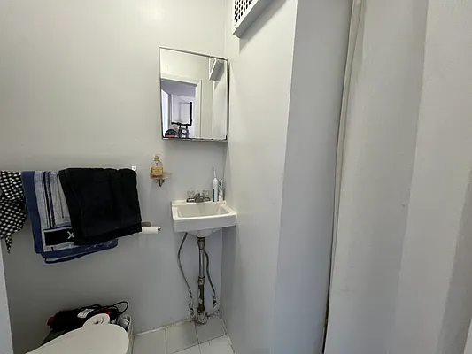Rented by AZ REALTY NYC LLC | media 5