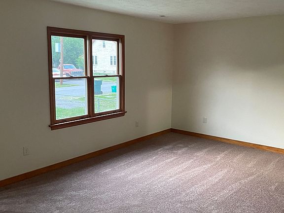 3rd image of 119 N Beech Ave