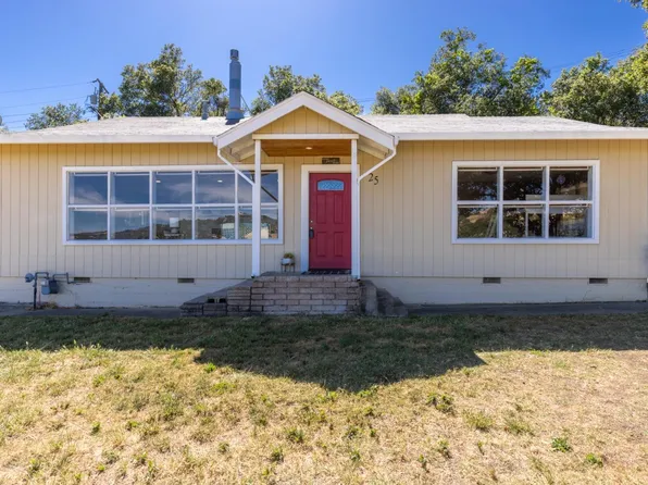 25 Block Drive, Cloverdale, CA 95425