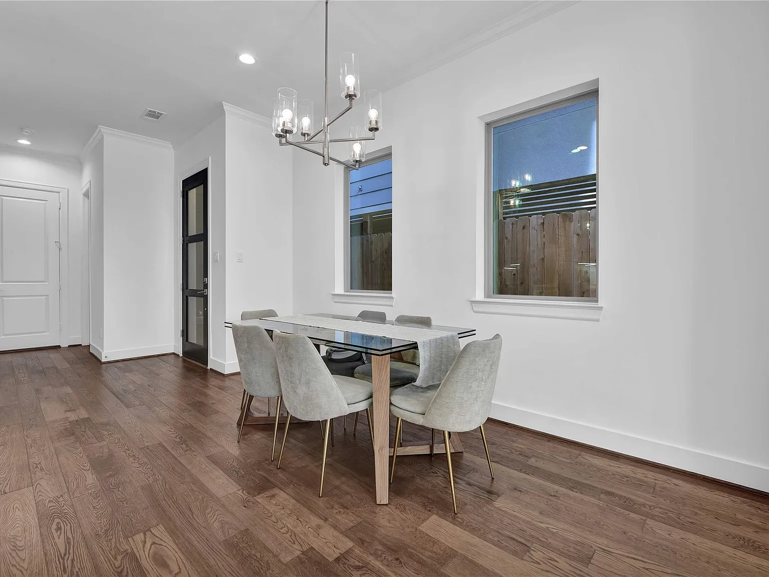 4 bed, 3.5 bath, 3391 sqft, $5,900 — Photo 3