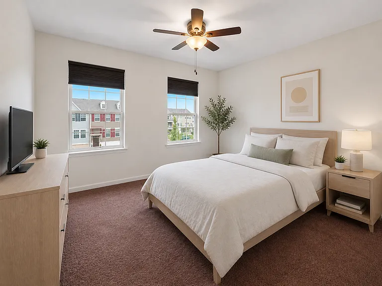 484 Rowan St — Photo 14