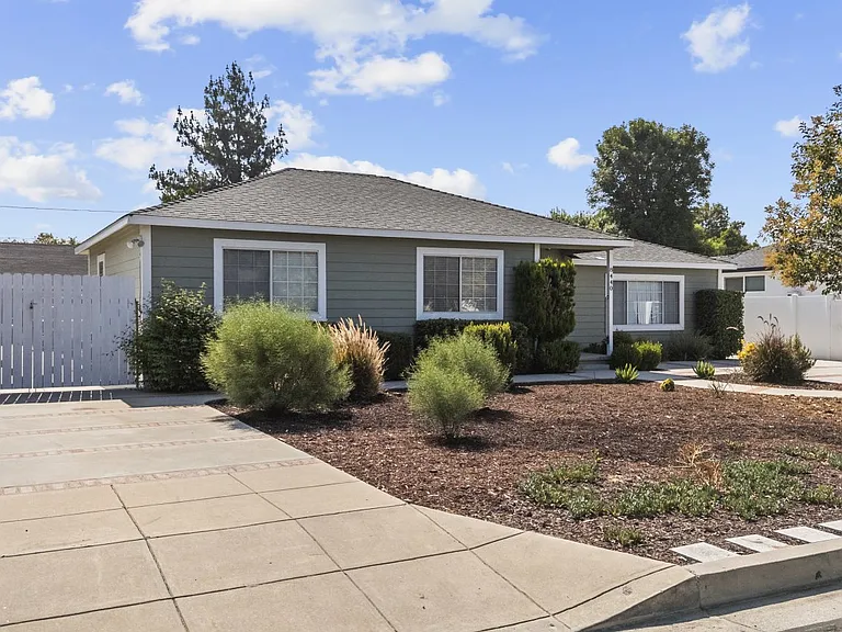 8440 Oakdale Ave — Photo 3