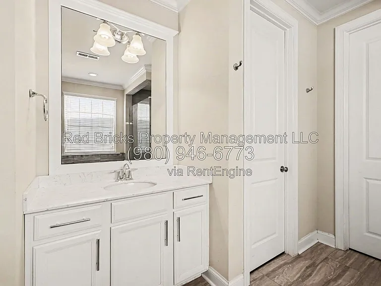 145 Barclay Dr — Photo 22
