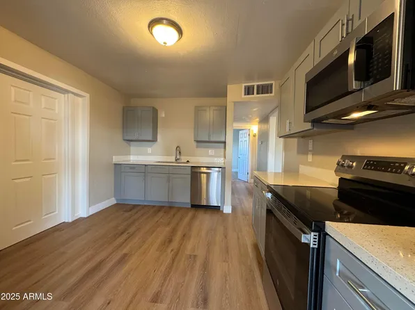 2020 E Arbor Ave, Mesa, AZ 85204