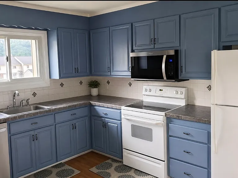 909 Summer Hill Dr — Photo 4