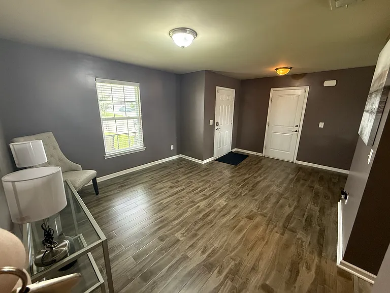 1124 Harmony Ln — Photo 3