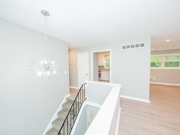 3rd image of 1182 Oldwick Dr