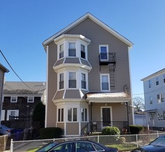 18 Bogle St, Fall River, MA, 02723