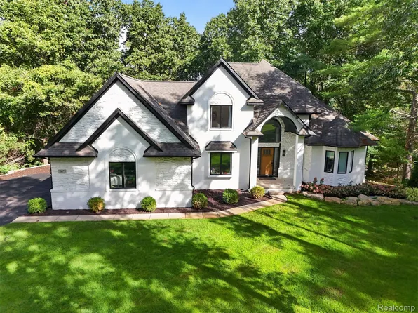 10073 Silver Lake Rd, Brighton, MI 48116