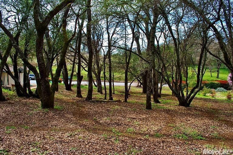 2nd image of 2901 Country Club Dr