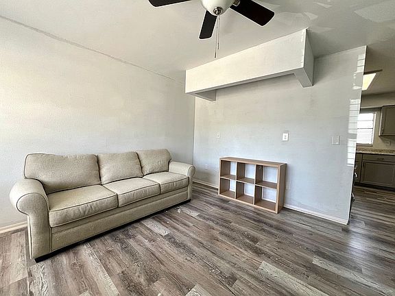 4th image of 208 67th St NE