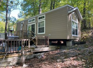 109 Walnut St, Shohola, PA 18458