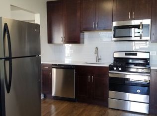 4318 W Le Moyne St #1, Chicago, IL 60651