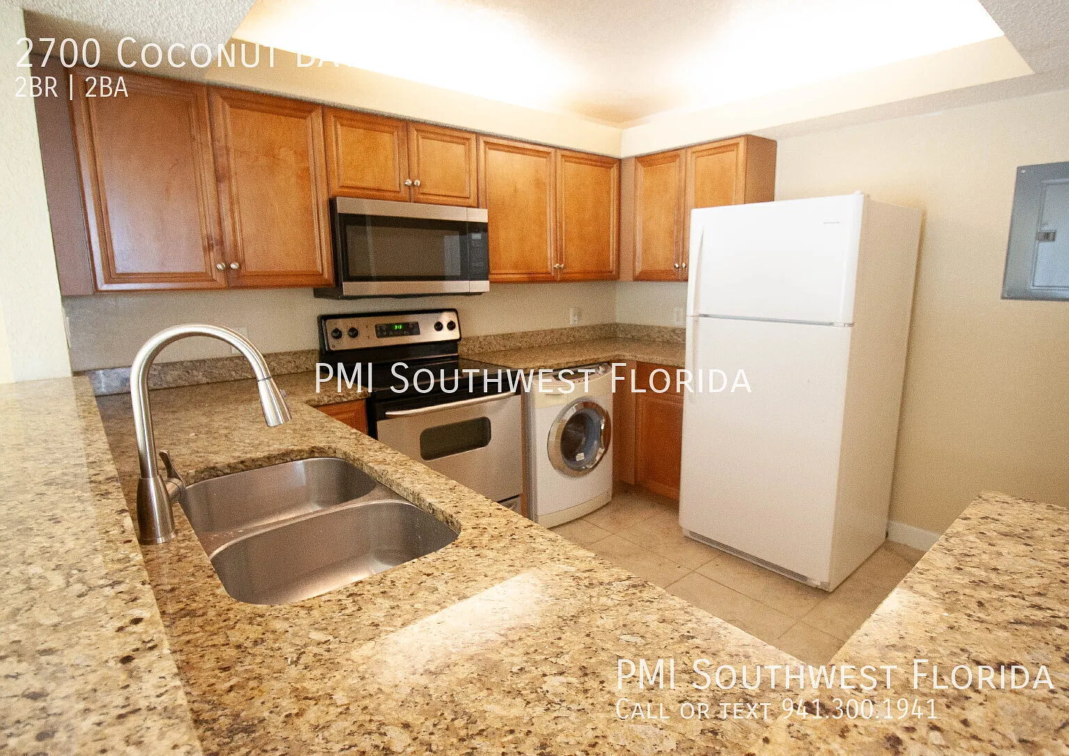 2700 Coconut Bay Ln — Photo 2