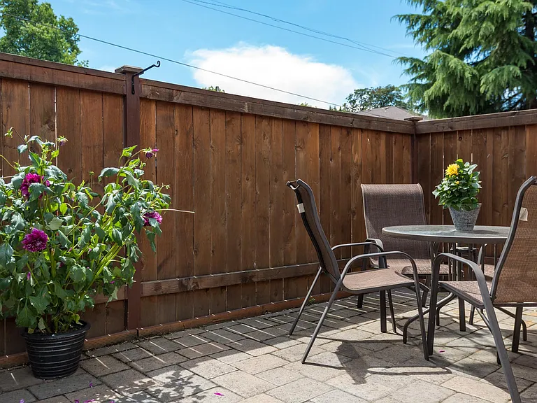 Broadway Center | BBQ Area and Outdoor Dining