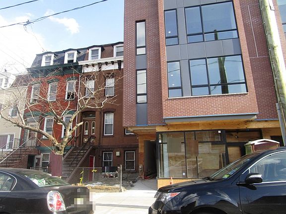 2nd image of 316 Pacific Ave