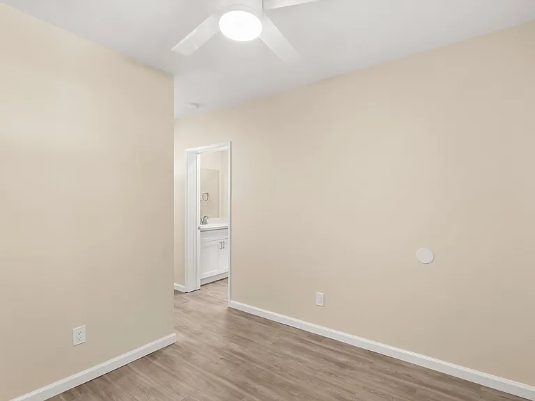 School Circle Apartments - Riverside, CA — Photo 17