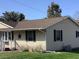 808 N Fearing Ave, Abingdon, IL 61410