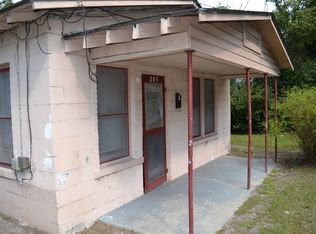 205 Wilkerson St, Waycross, GA 31501