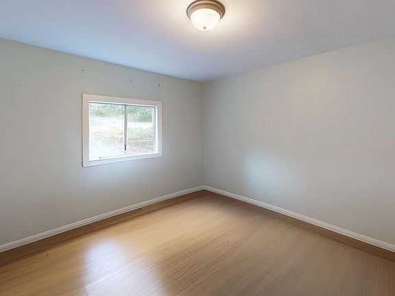 5th image of 2405 Milliner Rd