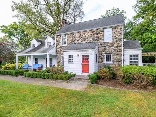 64 Sanford Ln, Stamford, CT 06905